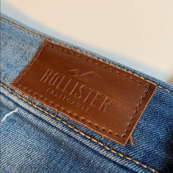 Hollister Ripped Skinny Jeans - Picture 2 of 8
